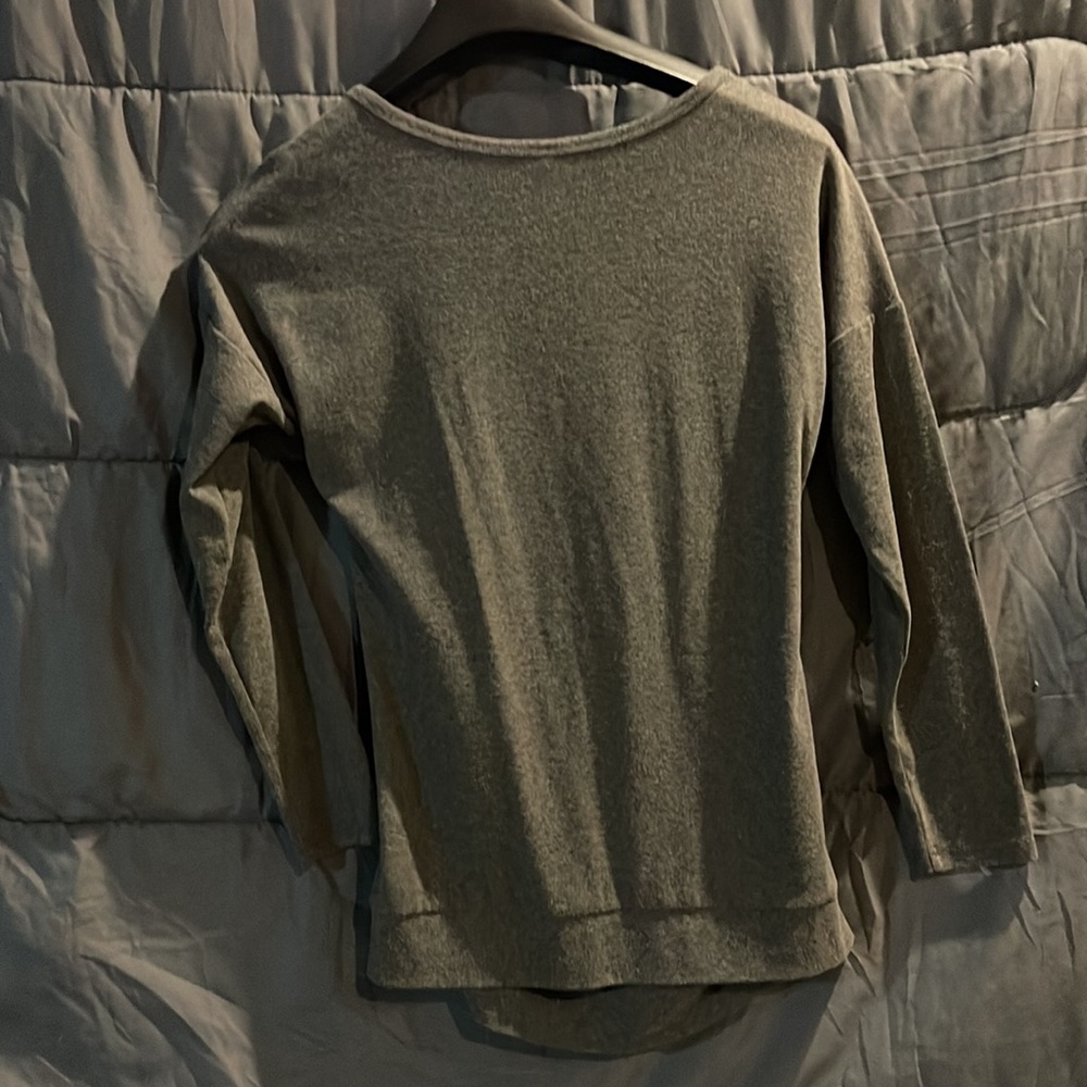 sweater - Picture 2 of 3